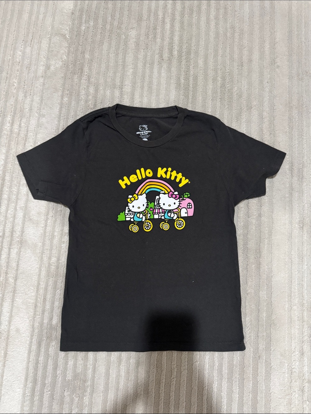 Hello Kitty t-shirt size small (kids)